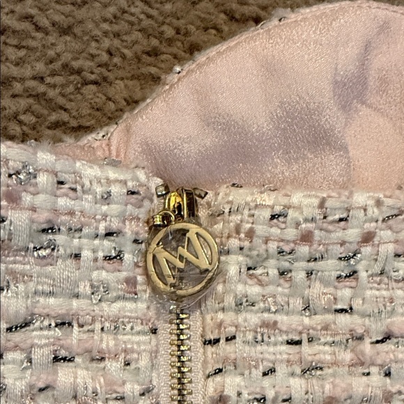 Meshki Stylish Textured Cream Crop Top - Picture 3 of 9